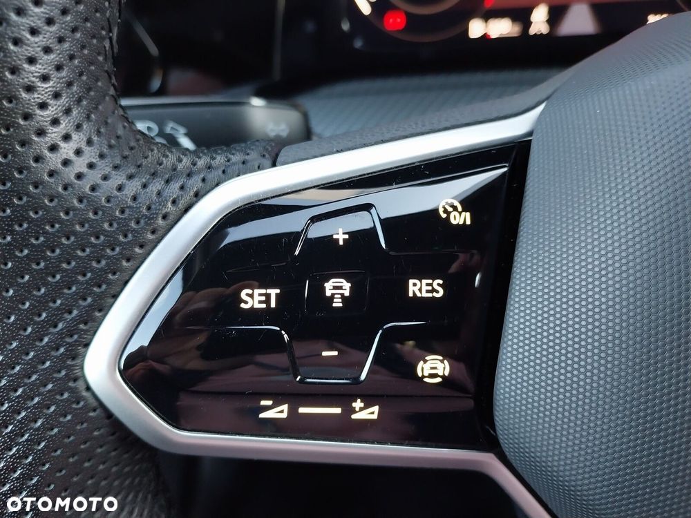 Volkswagen Golf - 16