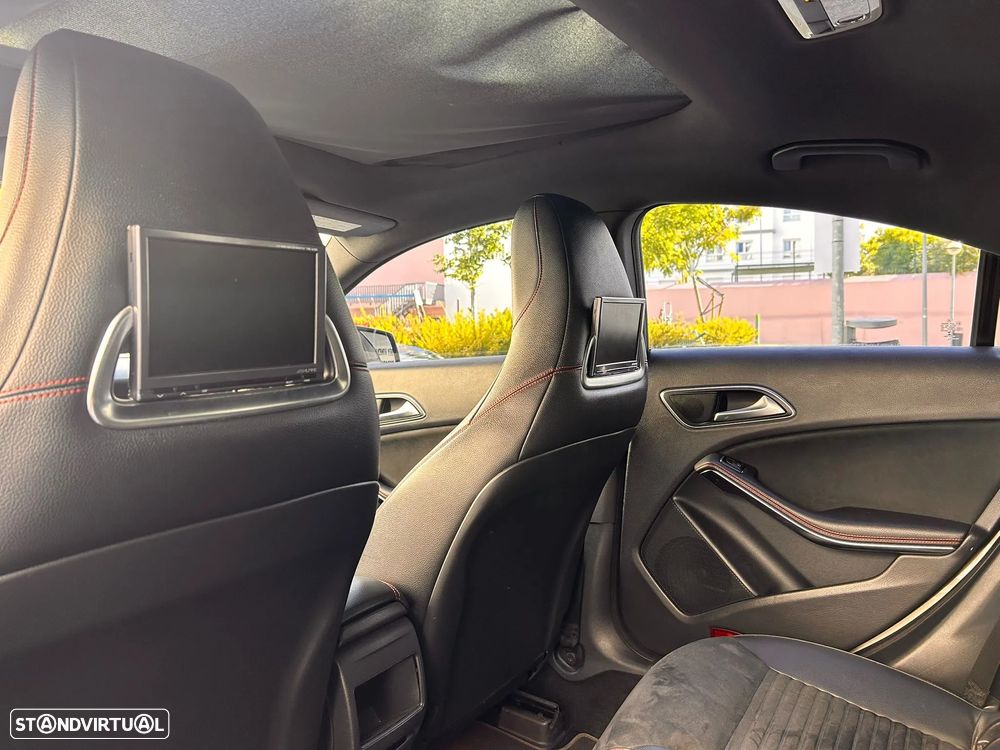 Mercedes-Benz CLA 220 - 25