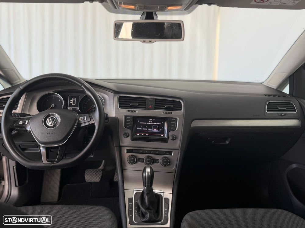 VW Golf 1.6 TDi Confortline DSG - 8