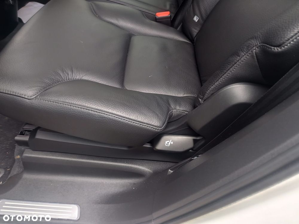 Volvo XC 90 B5 B AWD Inscription 7os - 32
