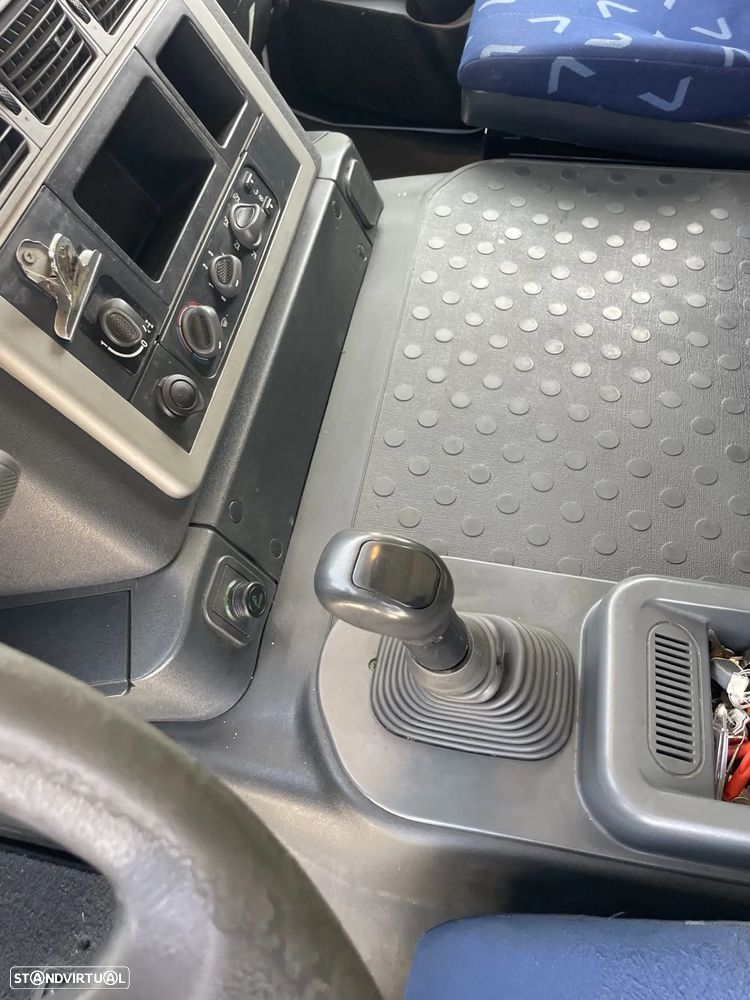 Iveco Stralis 310 - Cx de Cortinas / 19 Toneladas - 7