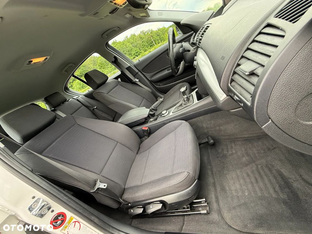 BMW Seria 1 - 25
