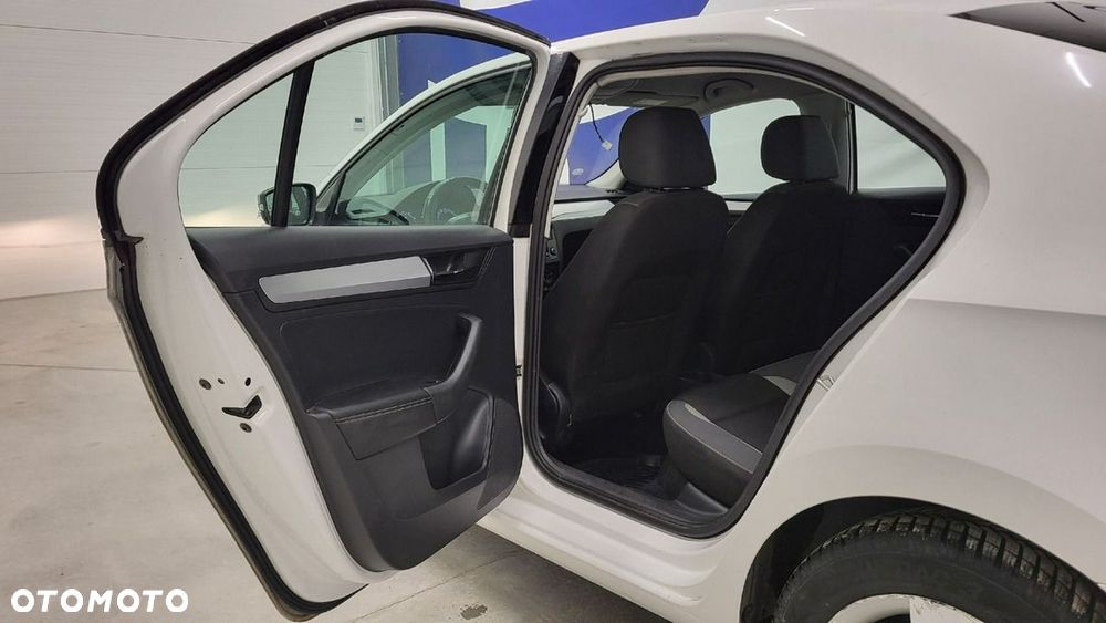 Skoda RAPID - 23