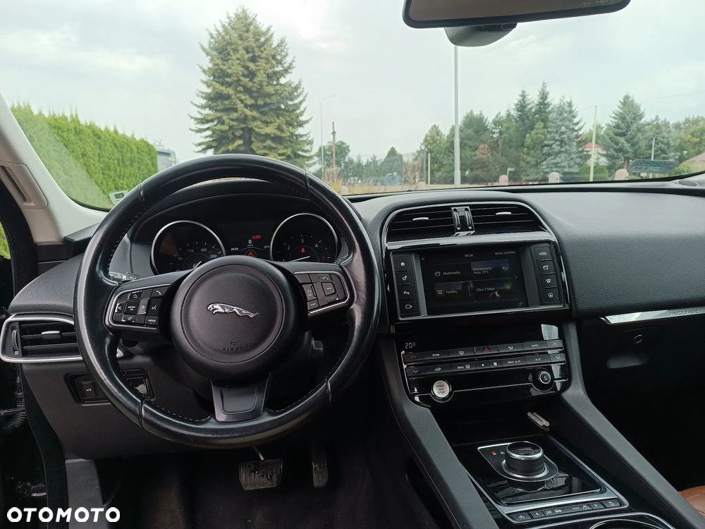Jaguar F-Pace 2.0 i4D AWD Prestige - 22