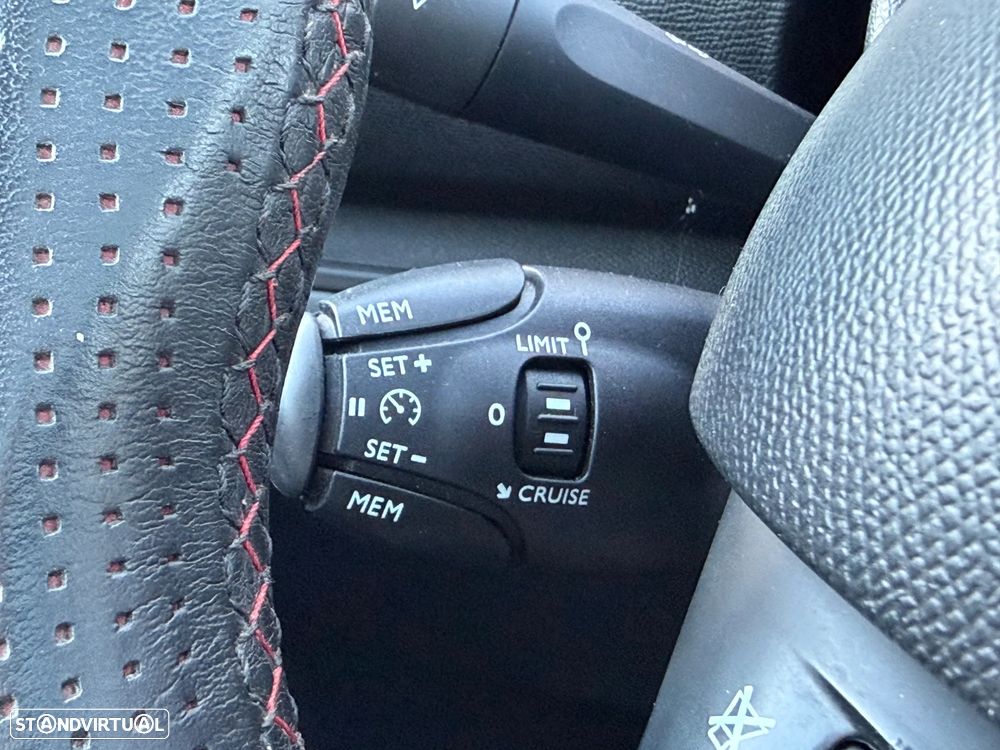 Peugeot 308 1.6 BlueHDi Allure J17 - 16