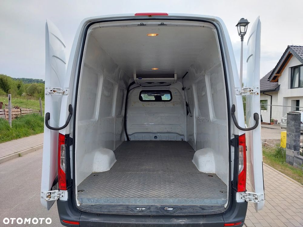 Mercedes-Benz Sprinter - 17