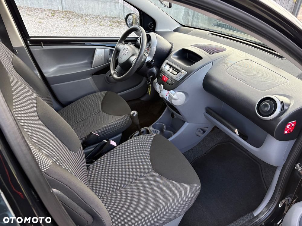 Toyota Aygo Cool - 26