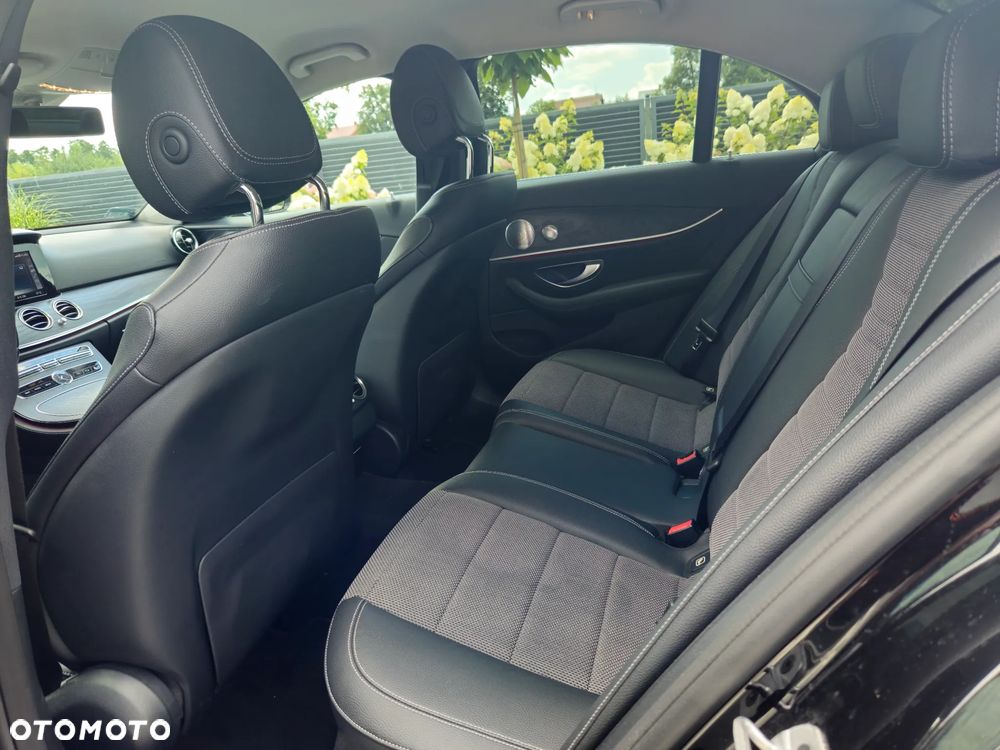 Mercedes-Benz Klasa E 220 d 4-Matic Business Edition 9G-TRONIC - 9