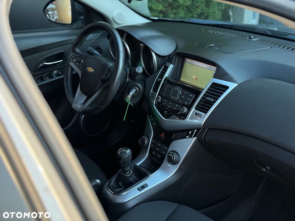 Chevrolet Cruze - 25