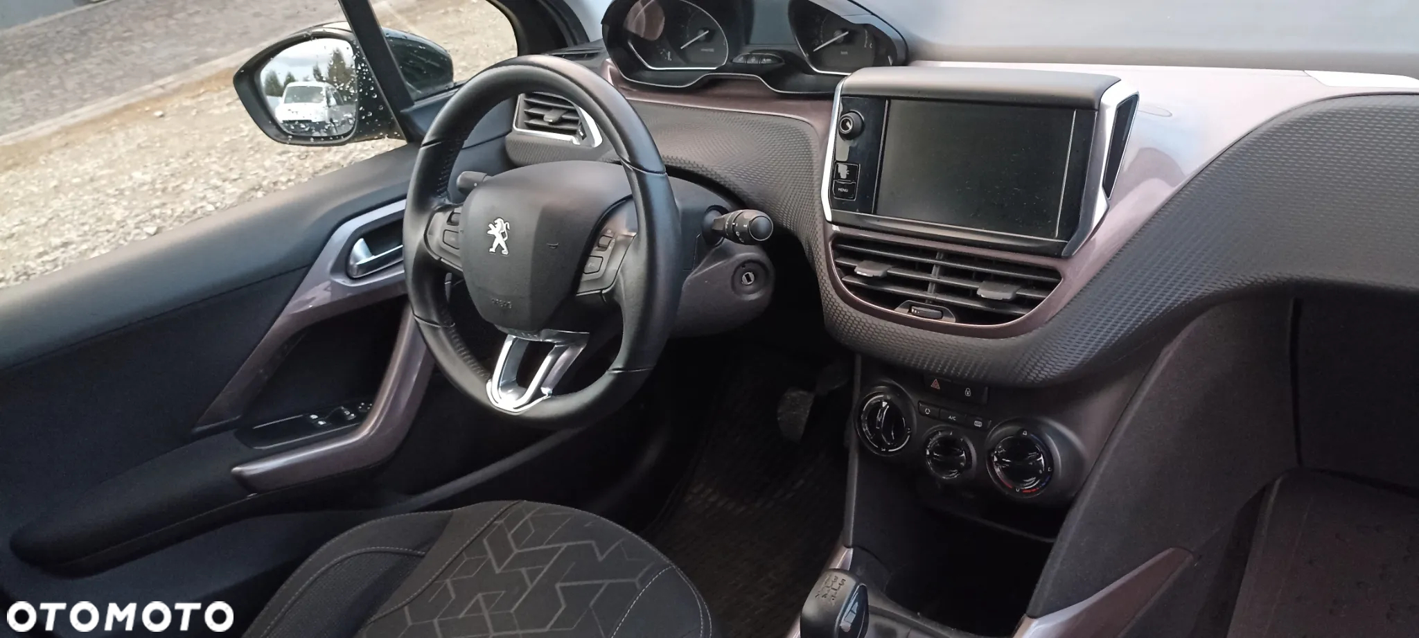 Peugeot 2008 1.6 e-HDi Allure S&S - 21