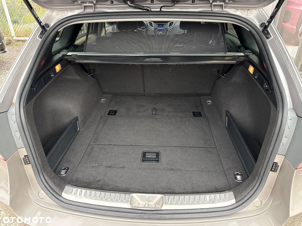 Hyundai i40 Kombi blue 1.6 Trend - 27