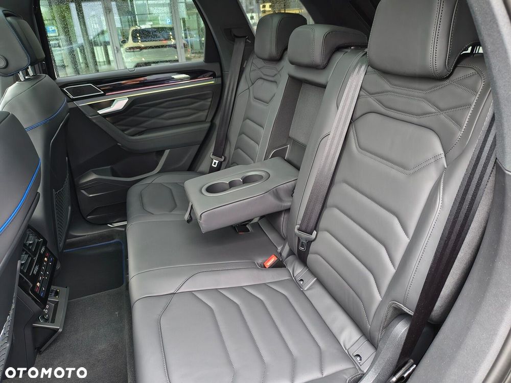 Volkswagen Touareg - 31