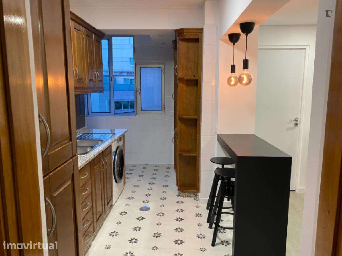 Quarto - localizado em Paranhos Porto - Grande imagem: 5/9