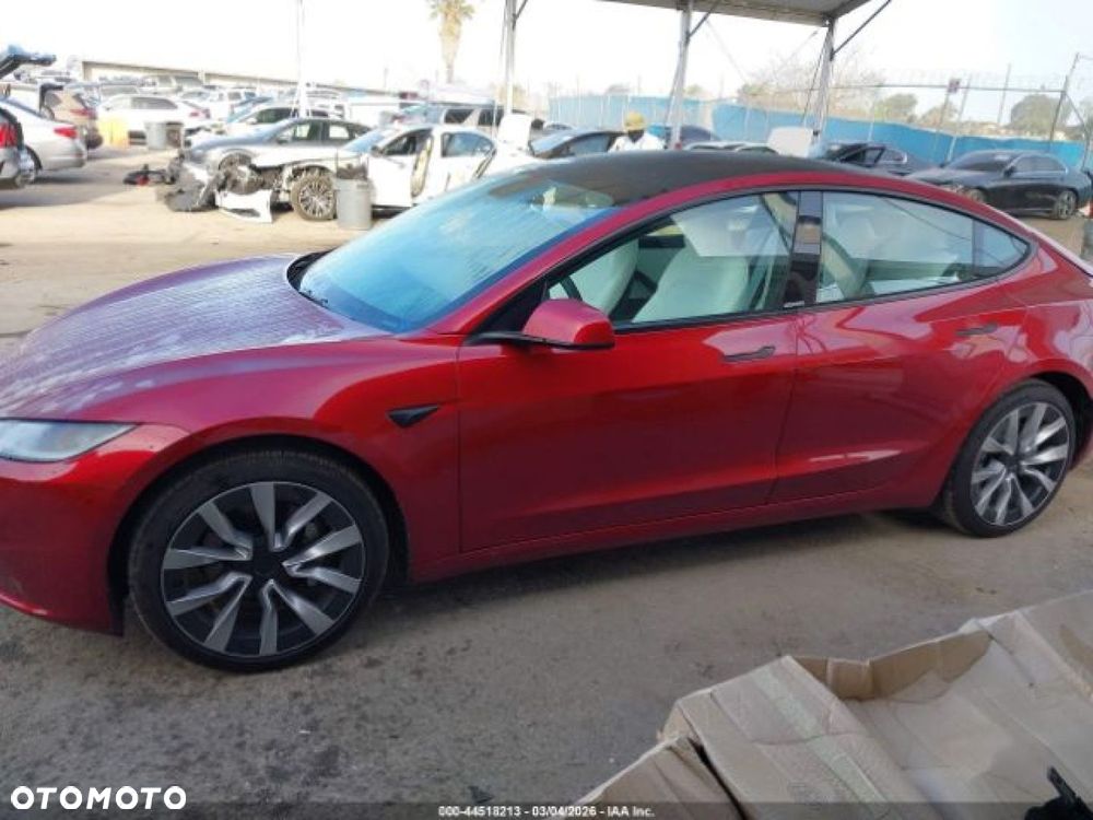 Tesla Model 3 - 6