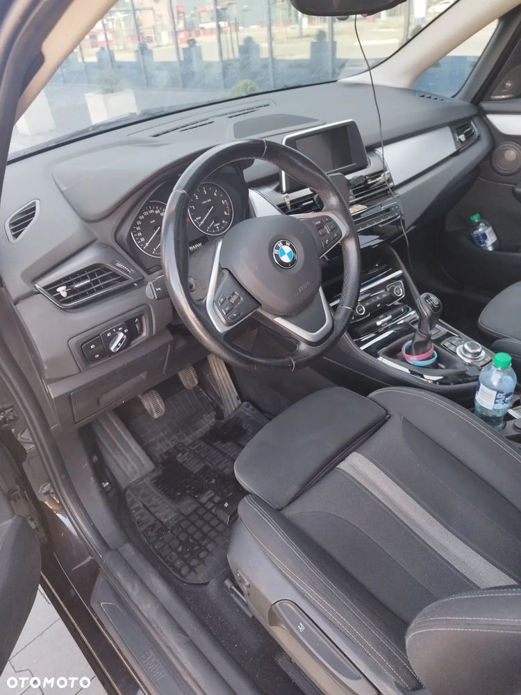 BMW Seria 2 216d - 11