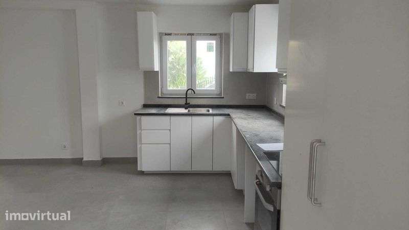 Vivenda com 3 quartos e 2 casas de banho - Grande imagem: 3/12