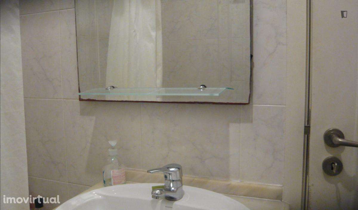 Quarto - localizado em Montes Claros Coimbra - Grande imagem: 5/12