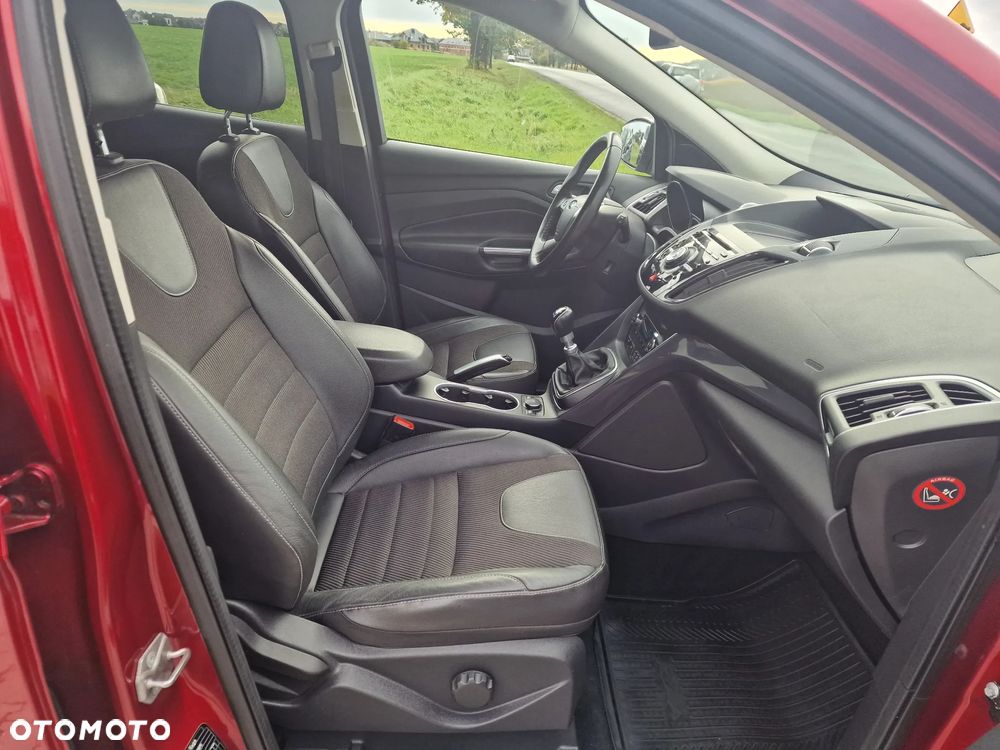 Ford Kuga 2.0 TDCi 4x4 Titanium - 29