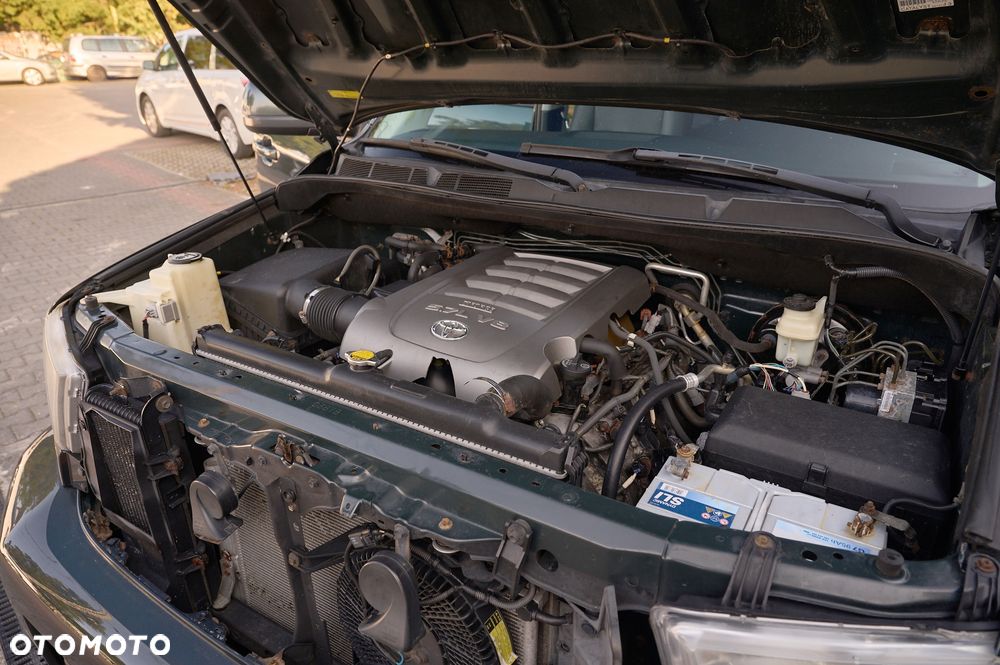 Toyota Sequoia - 29