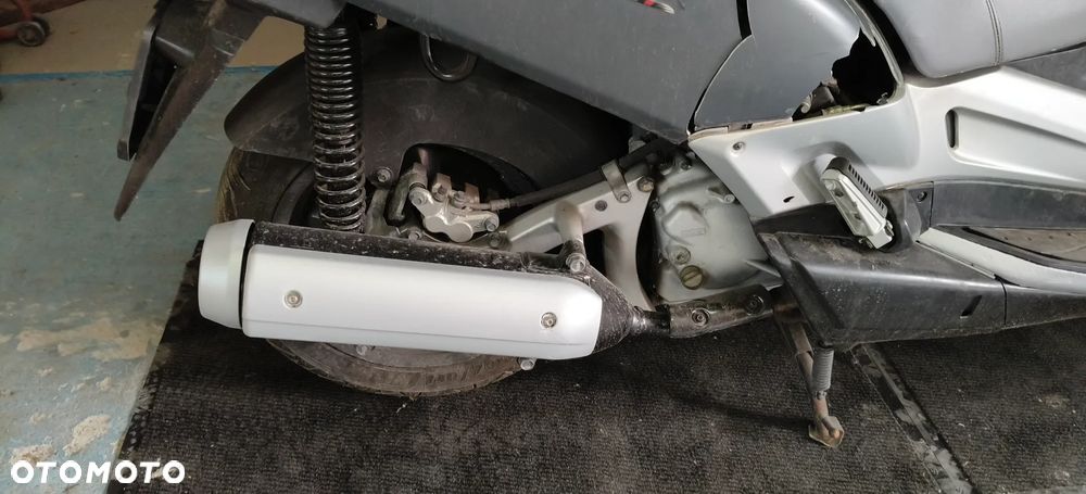 Yamaha X-max - 4