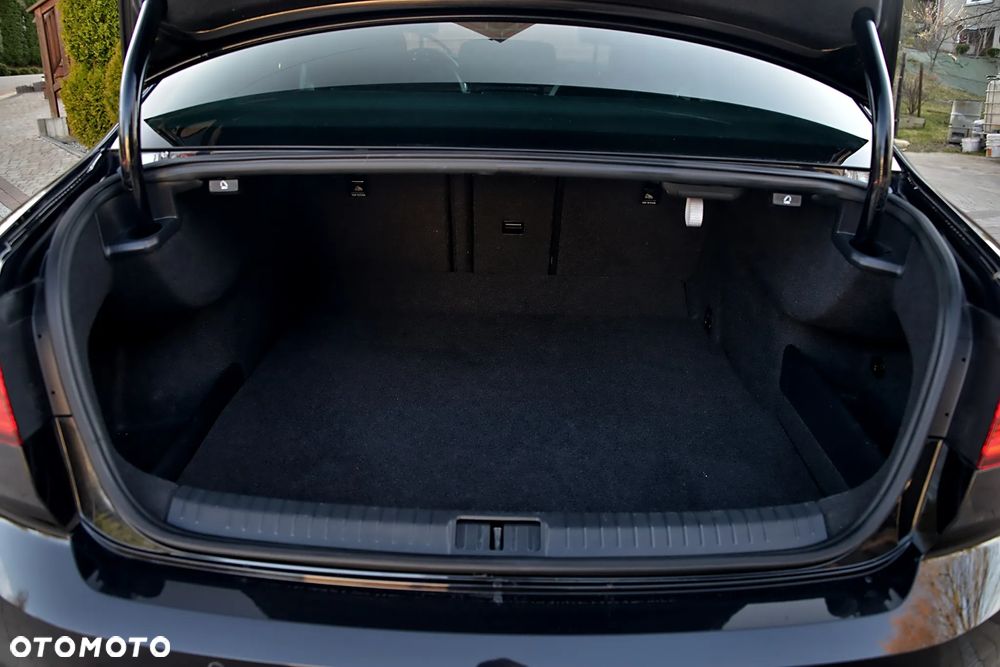 Volkswagen Passat 2.0 TDI SCR (BlueMotion Tech) 4Mot DSG Highline - 39