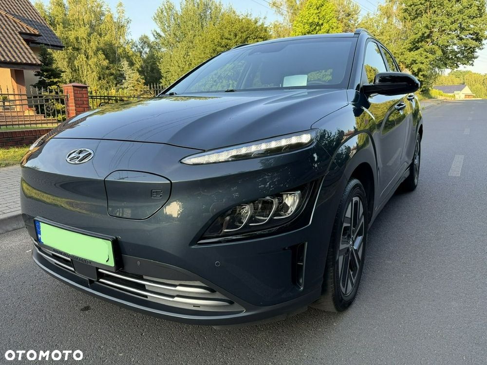 Hyundai Kona 49kWh Executive Plus - 10