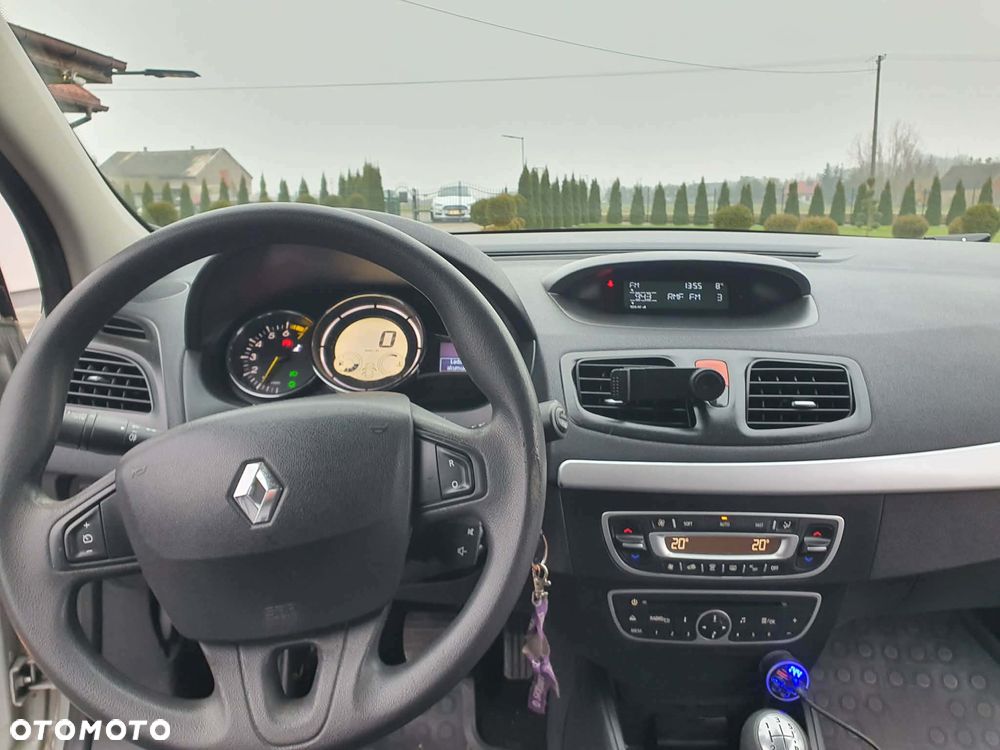 Renault Fluence 1.6 16V Privilege - 9