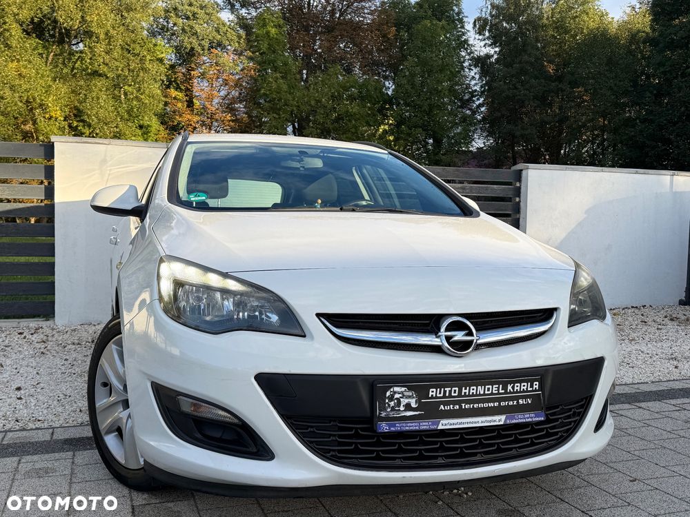Opel Astra 2013 photo 2