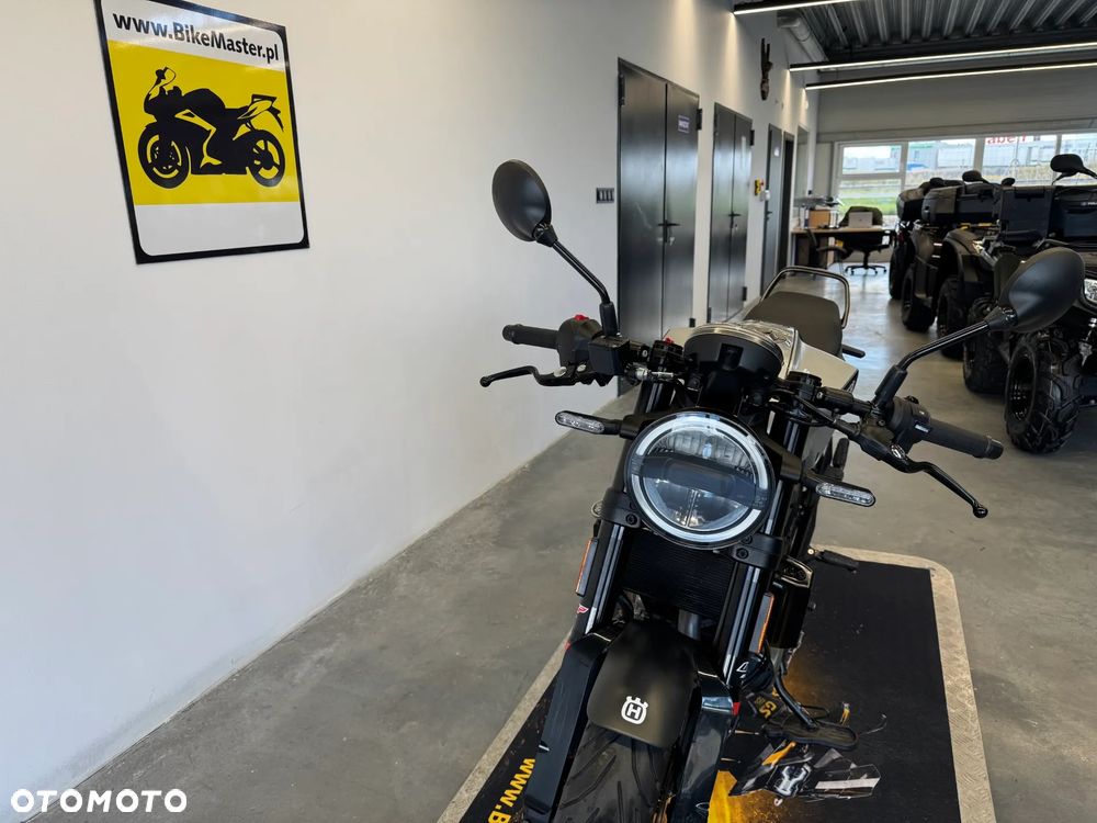 Husqvarna Vitpilen - 32