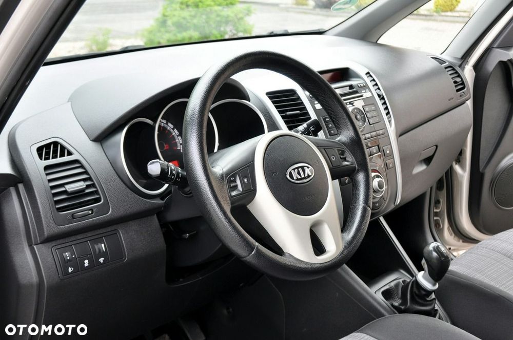Kia Venga - 22