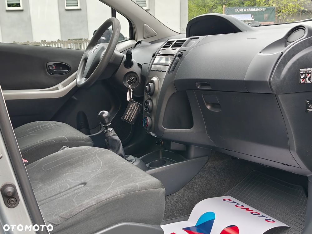 Toyota Yaris 1.33 Prestige - 8