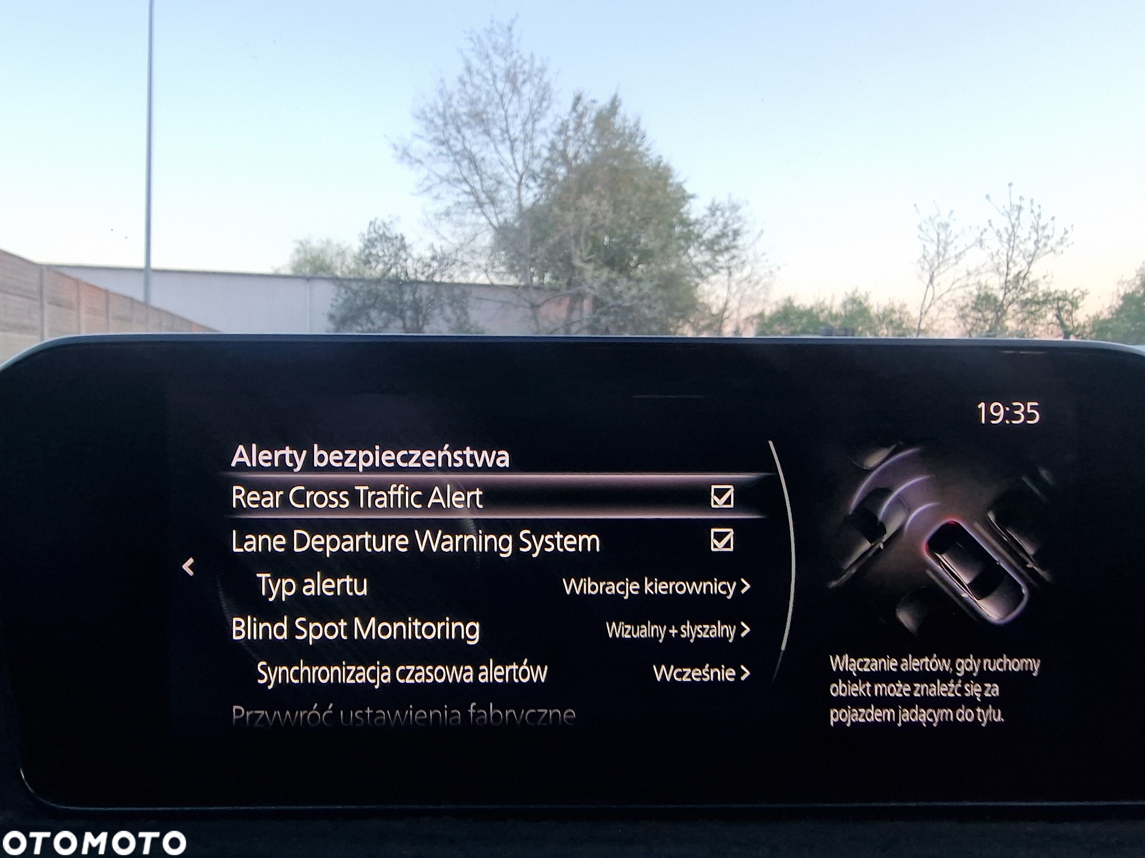 Mazda 3 e-SKYACTIV-G 2.0 M HYBRID - 17