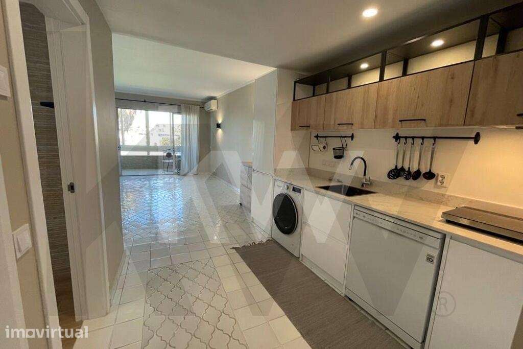 Estúdio no Estoril, com vista de mar, remodelado, não mobilado com coz - Grande imagem: 2/21