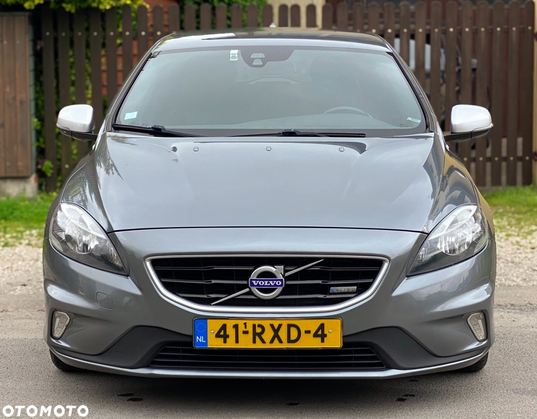 Volvo V40 D2 R-Design - 2