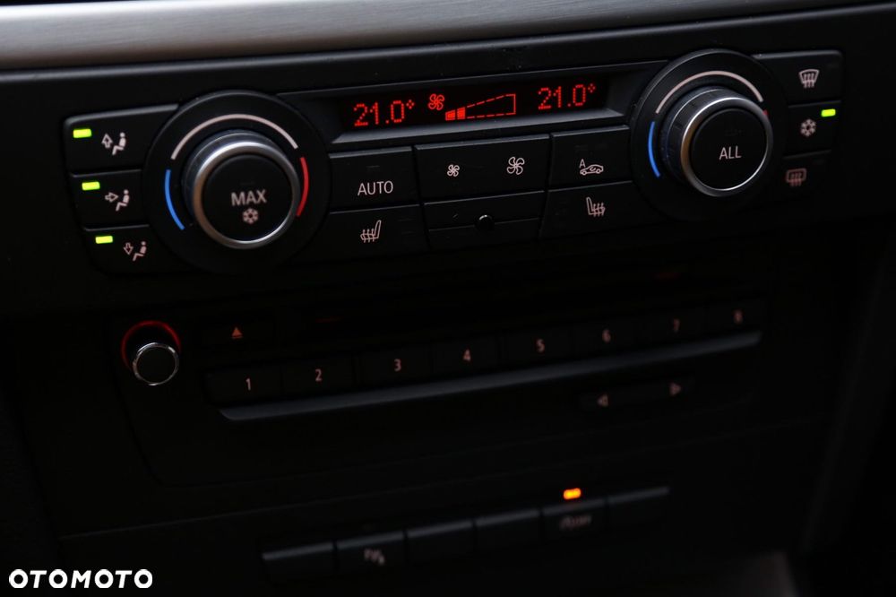 BMW Seria 3 320d - 24