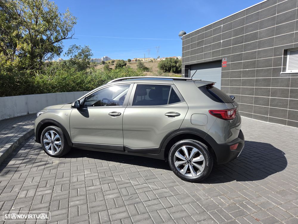 Kia Stonic 2023 photo 2