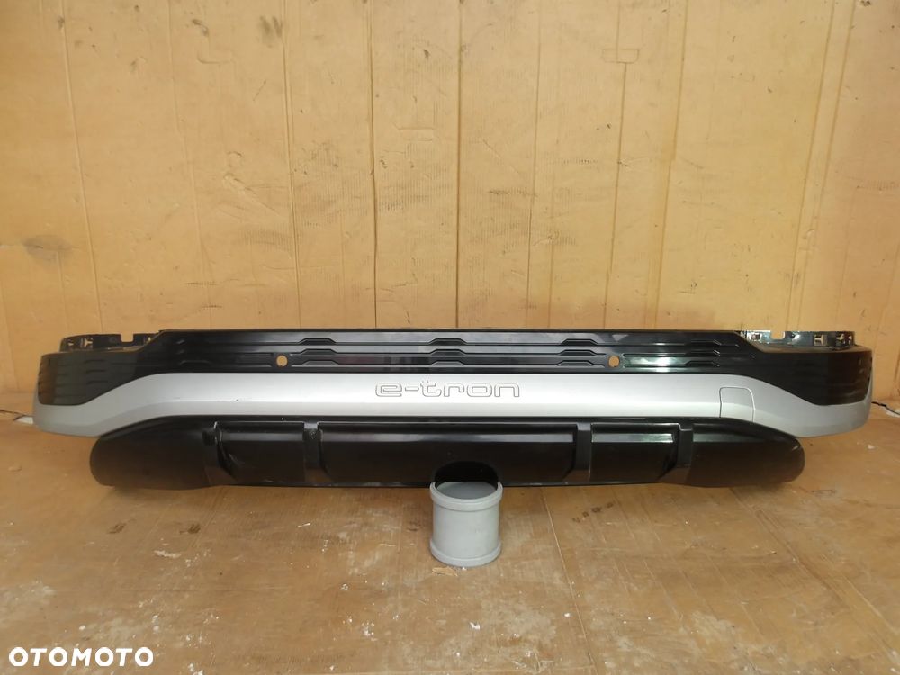 DOKLADKA ZDERZAK TYL AUDI E TRON 4KE807833C - 1