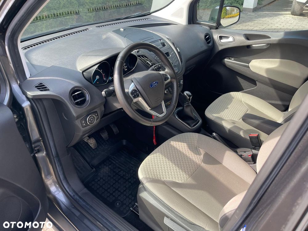 Ford E-Tourneo Courier - 11