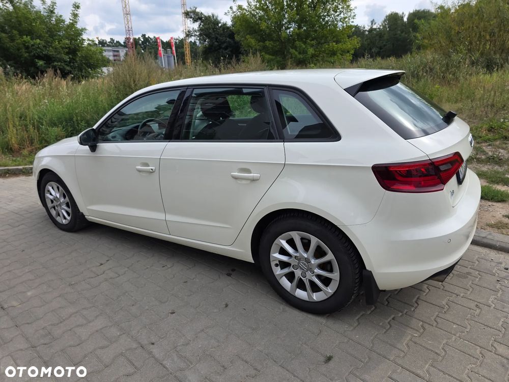 Audi A3 Sportback 2.0 TDI Attraction - 4
