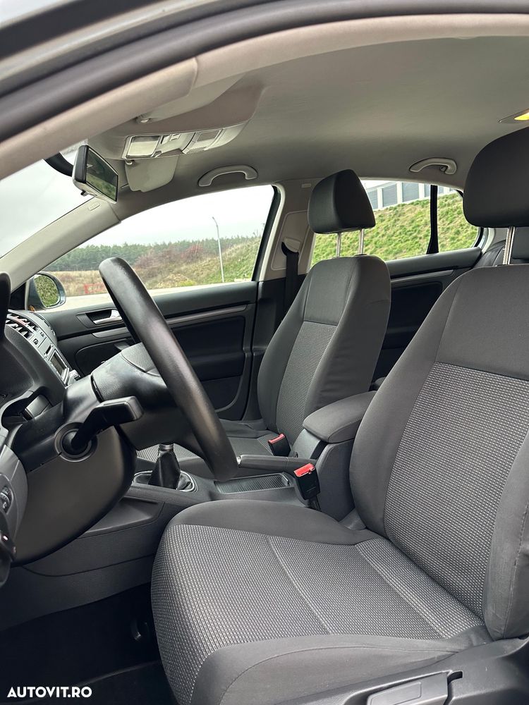 Volkswagen Jetta 1.9 TDI Comfortline - 23