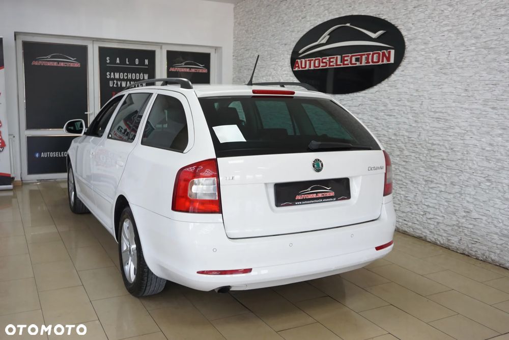 Skoda Octavia 1.6 TDI DPF Ambiente - 6
