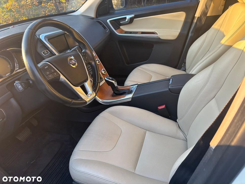 Volvo XC 60 - 6