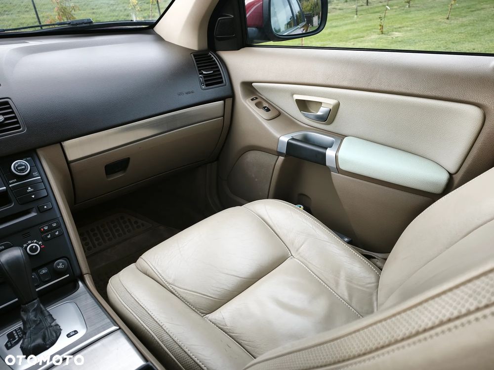 Volvo XC 90 - 25