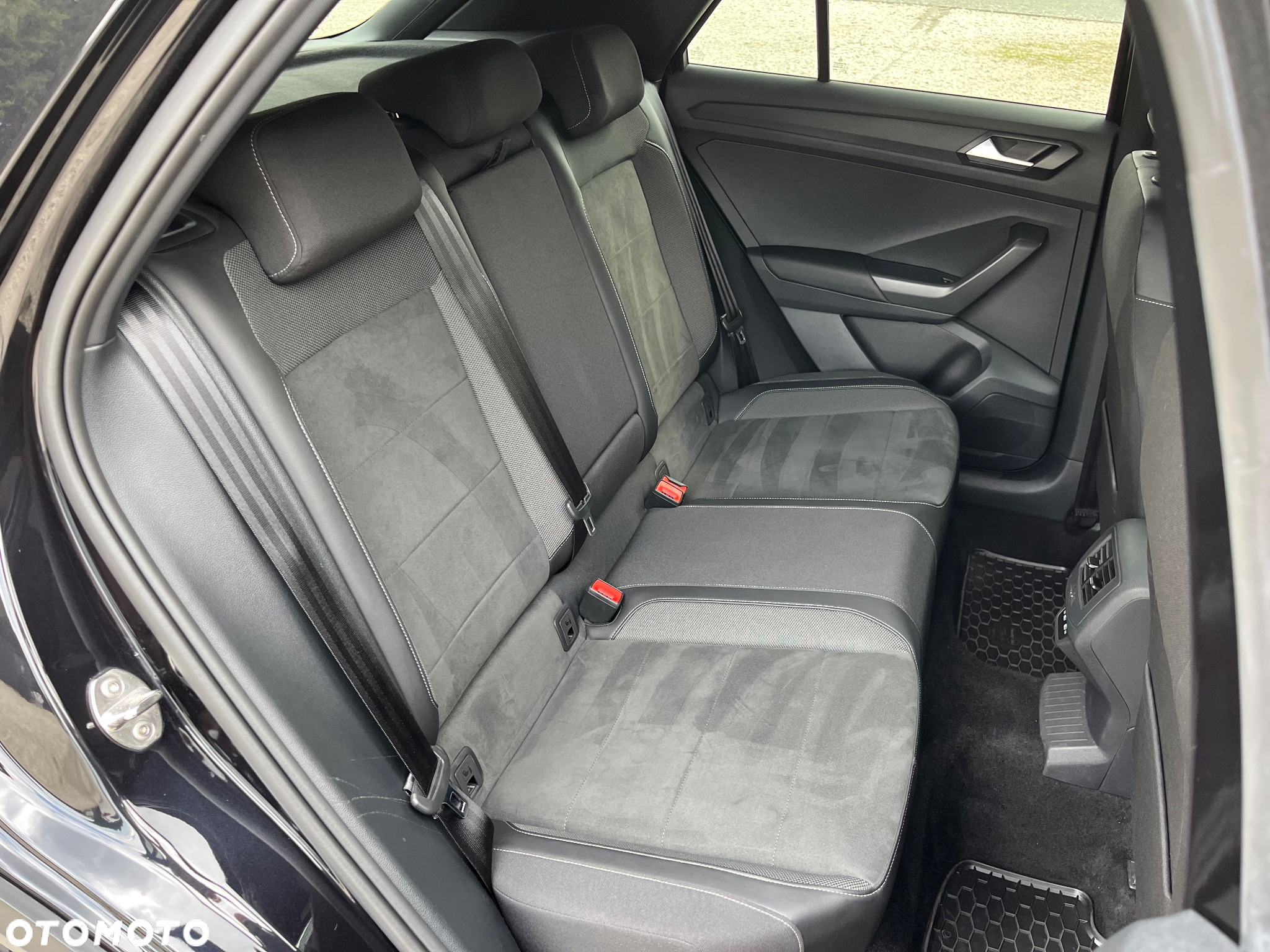 Volkswagen T-Roc 1.5 TSI R-Line DSG - 25