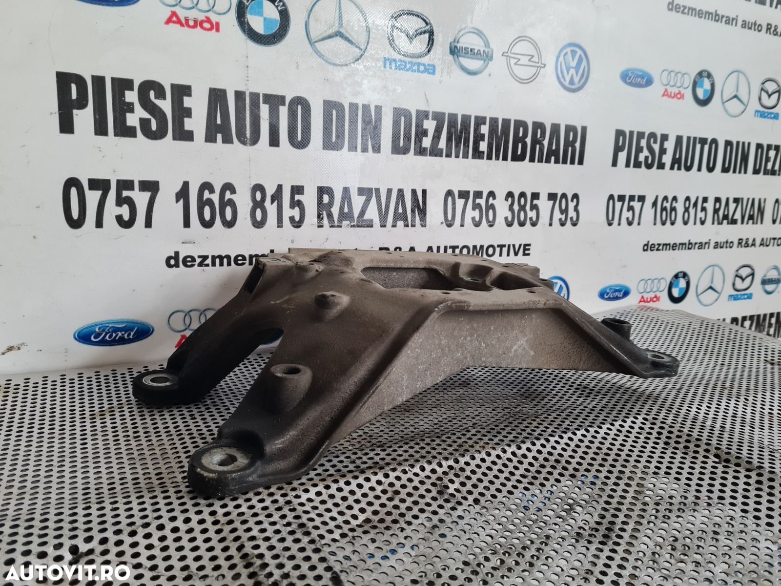 Suport Cutie Viteze Automata Audi A4 B8 A5 8T An 2008-2009-2010-2011-2012 - Dezmembrari Arad - 1