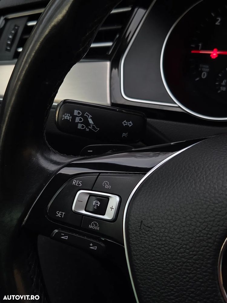 Volkswagen Passat Variant 2.0 TDI SCR 4Motion DSG (BMT) Highline - 24