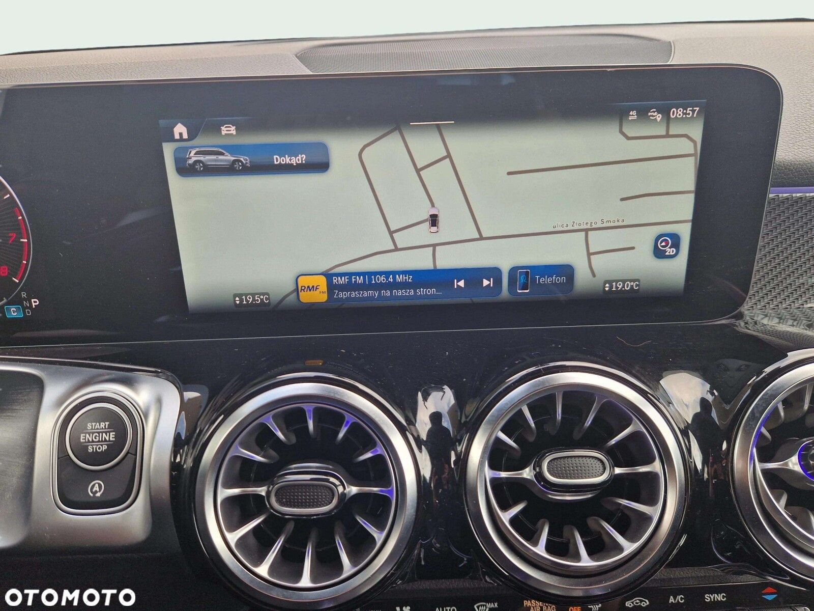 Mercedes-Benz GLB - 14