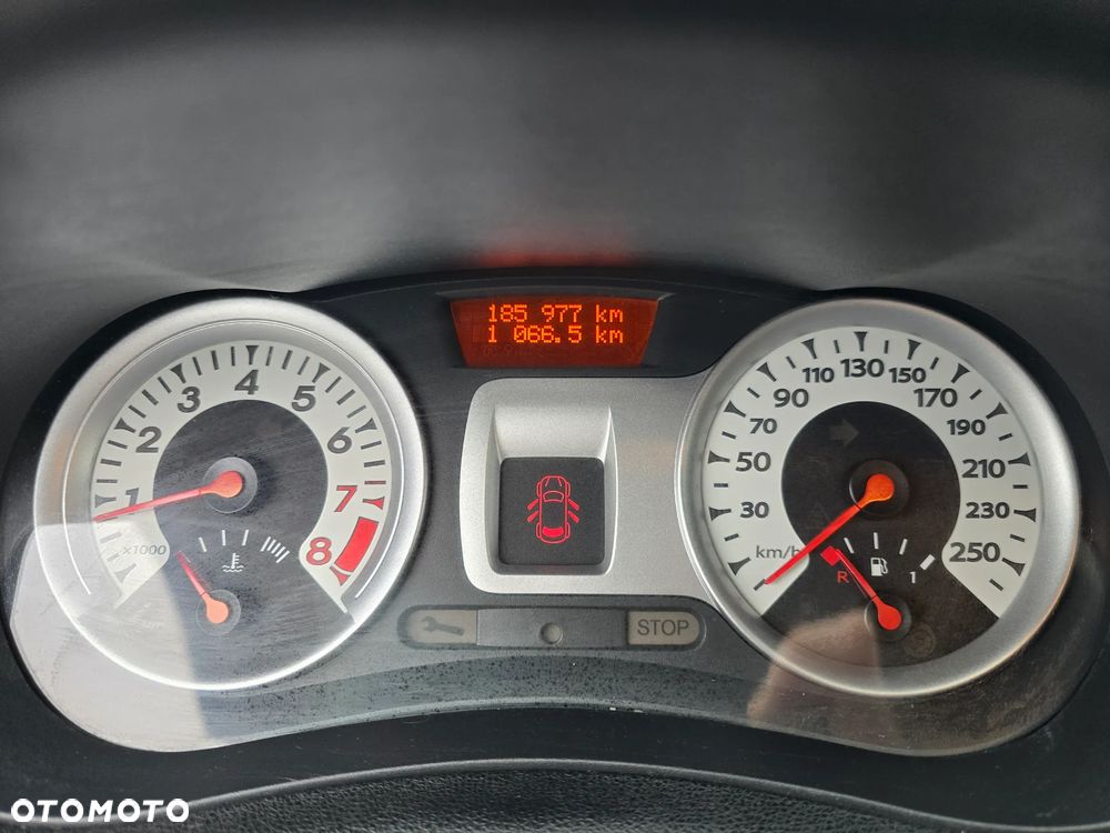 Renault Clio 1.6 16V 130 GT - 10