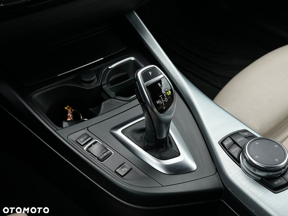 BMW Seria 2 225d Luxury Line - 22