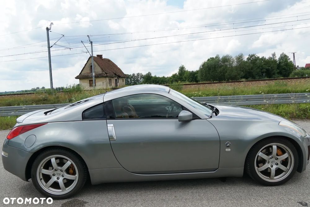 Nissan 350 Z - 2